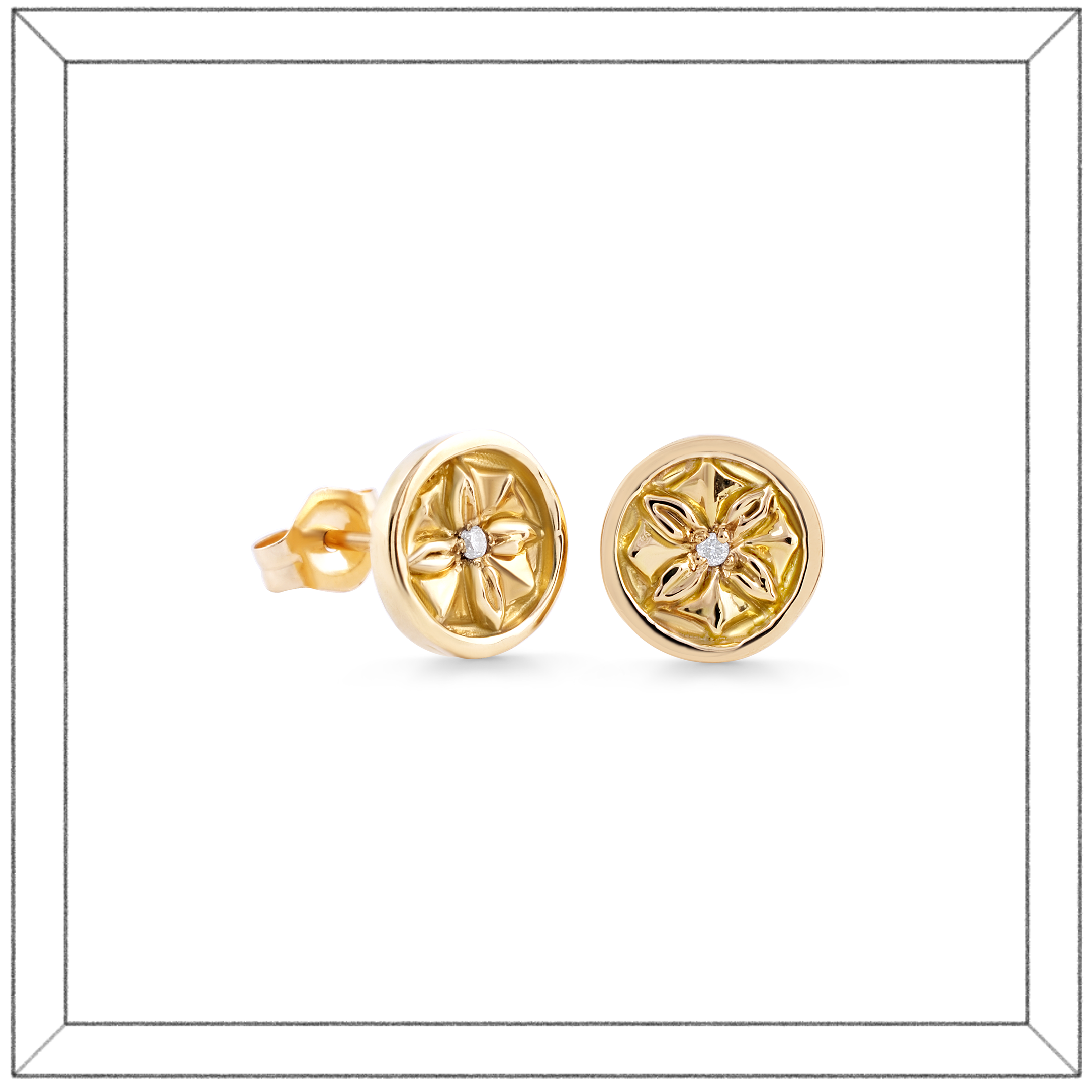 Uxor Stud Earrings